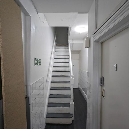 Inner-City Apartments - Basic Amenites Cardiff Buitenkant foto