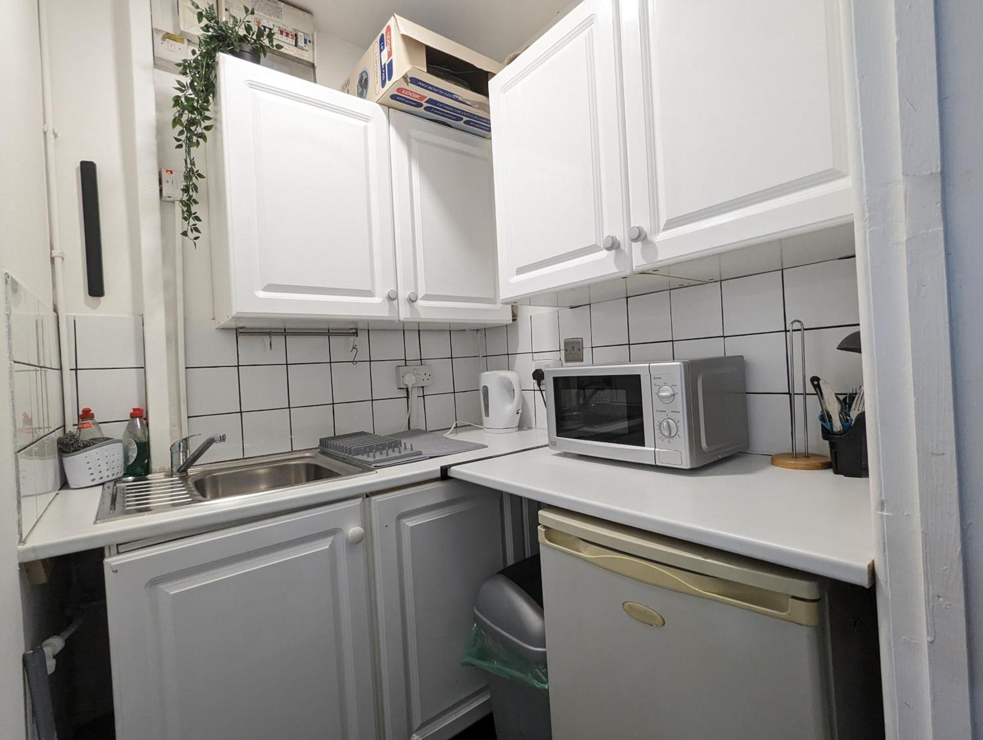 Inner-City Apartments - Basic Amenites Cardiff Buitenkant foto