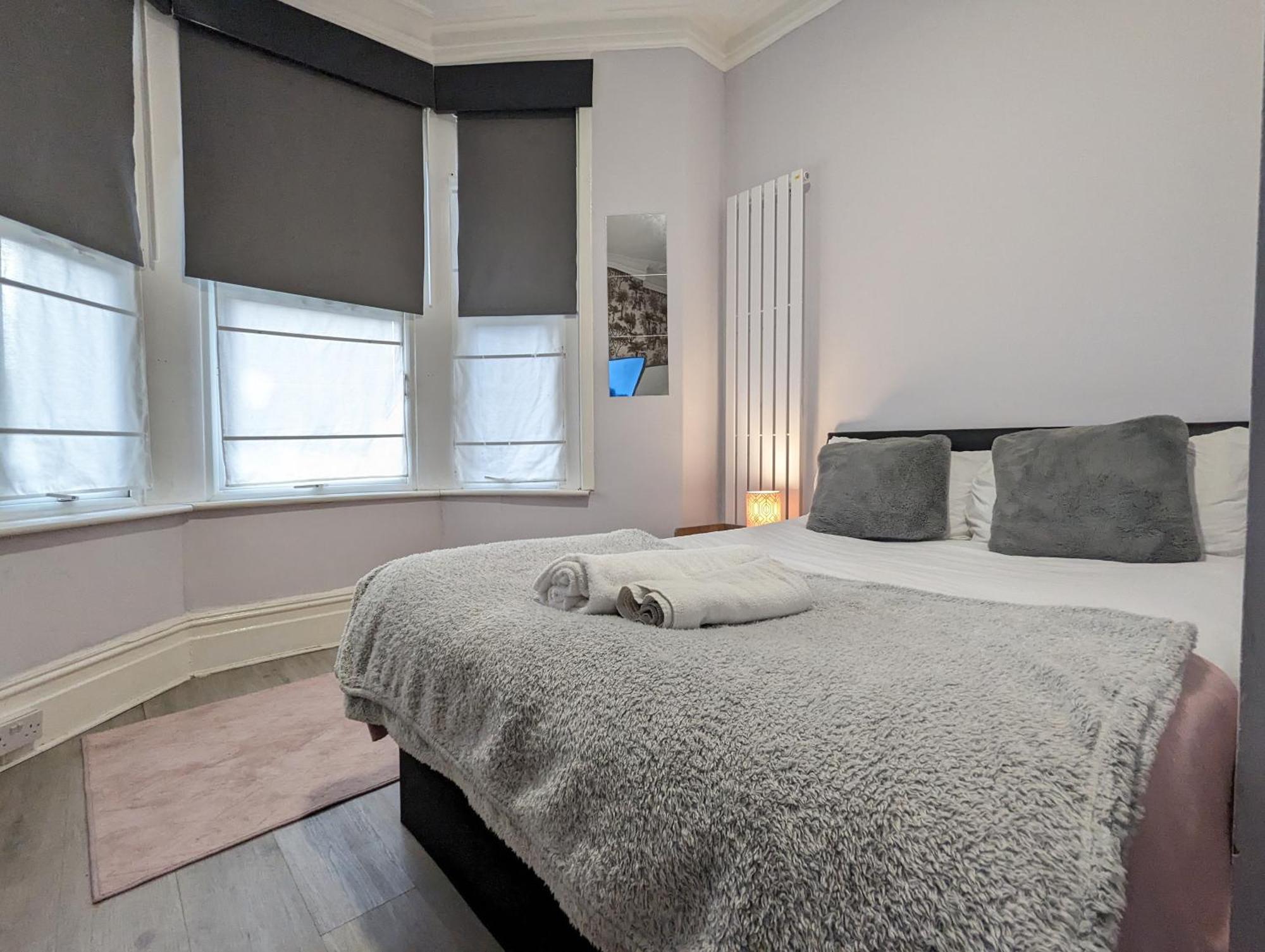 Inner-City Apartments - Basic Amenites Cardiff Buitenkant foto