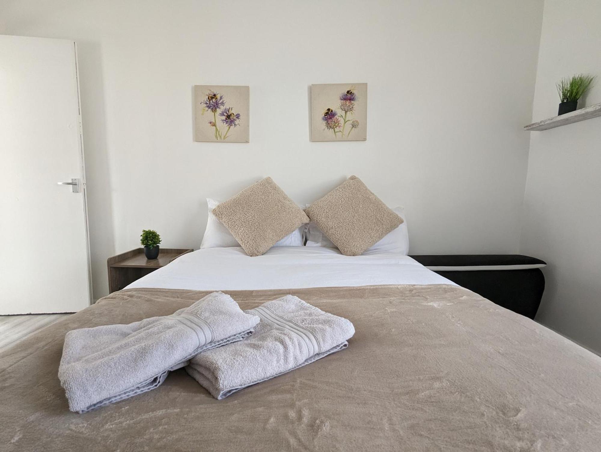 Inner-City Apartments - Basic Amenites Cardiff Buitenkant foto