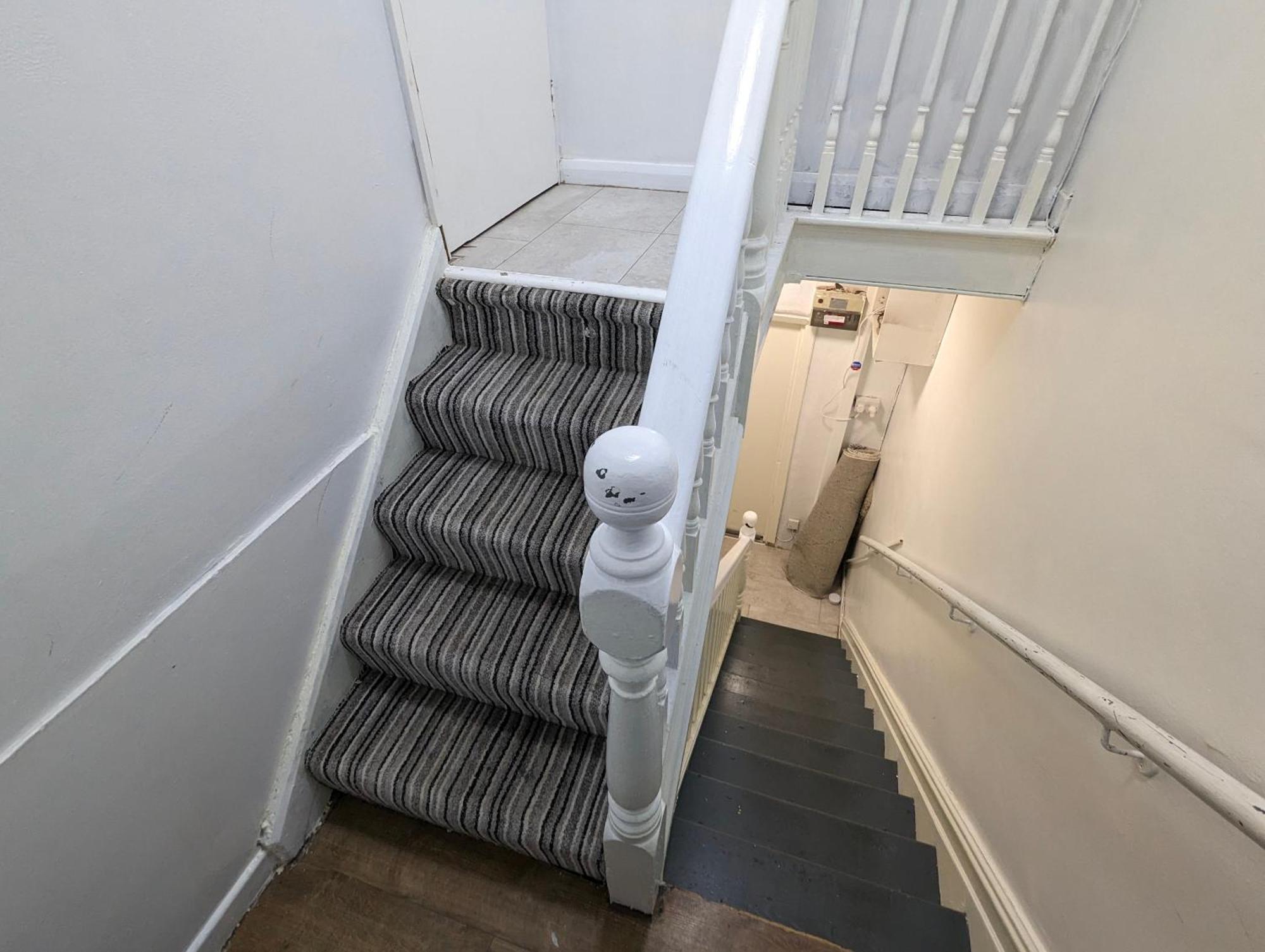 Inner-City Apartments - Basic Amenites Cardiff Buitenkant foto