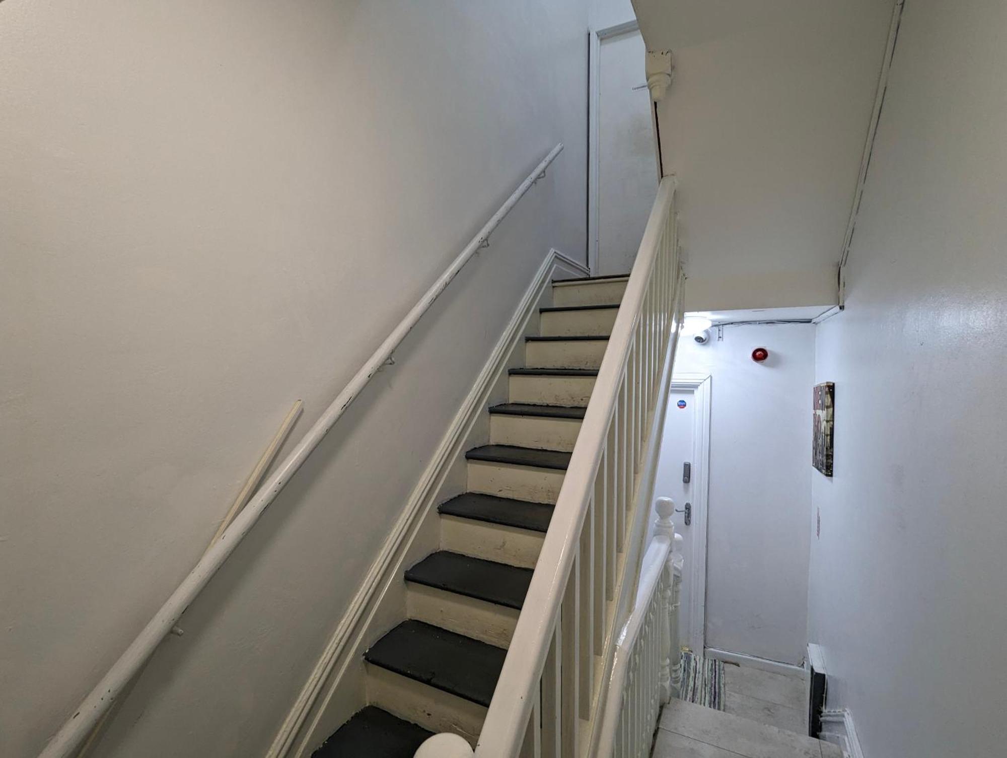 Inner-City Apartments - Basic Amenites Cardiff Buitenkant foto