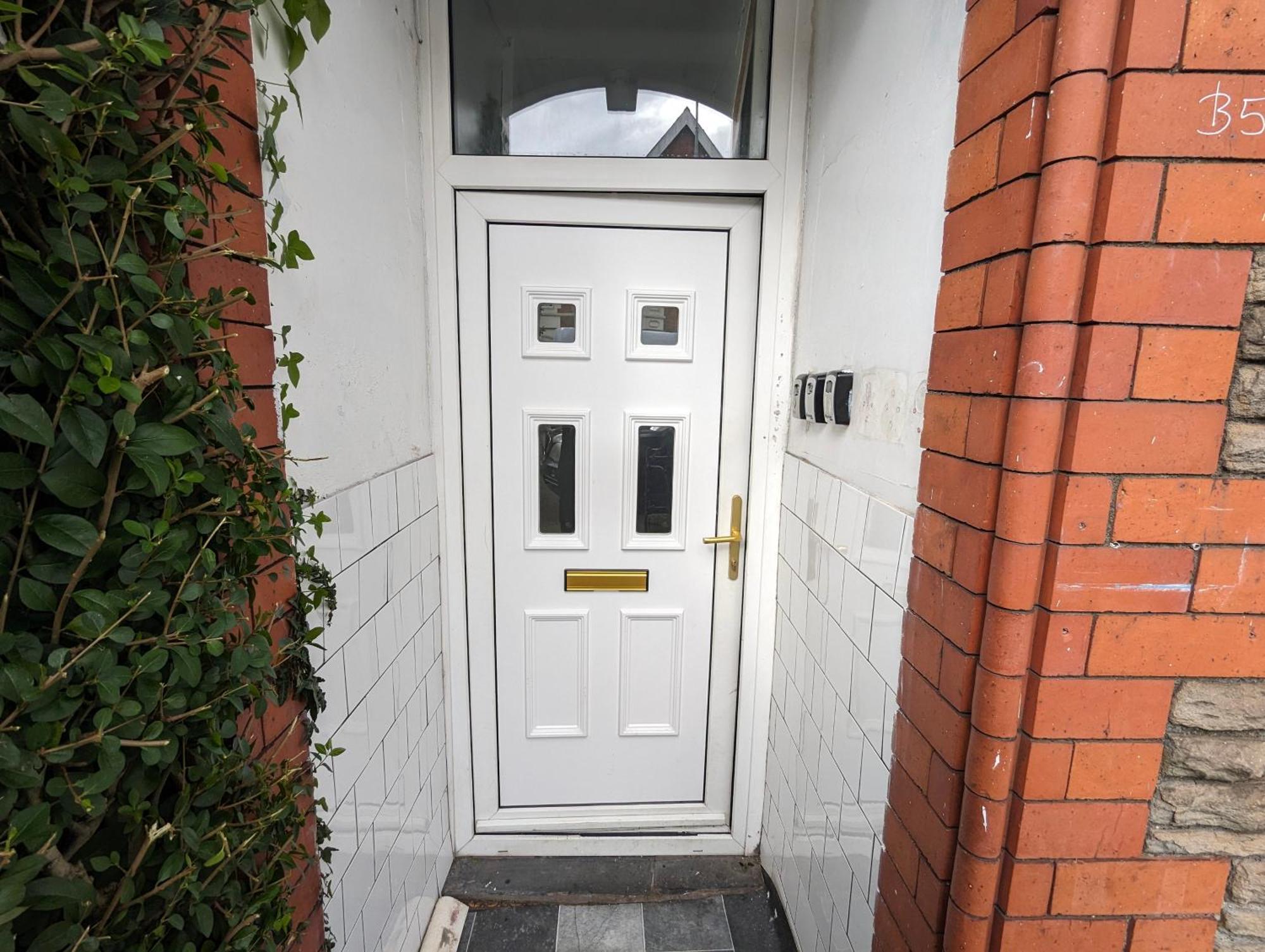 Inner-City Apartments - Basic Amenites Cardiff Buitenkant foto